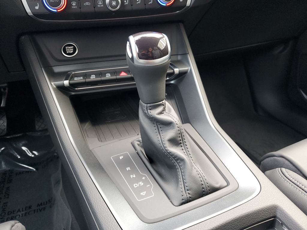 Thumbnail: 2025 Audi Q3 - 13