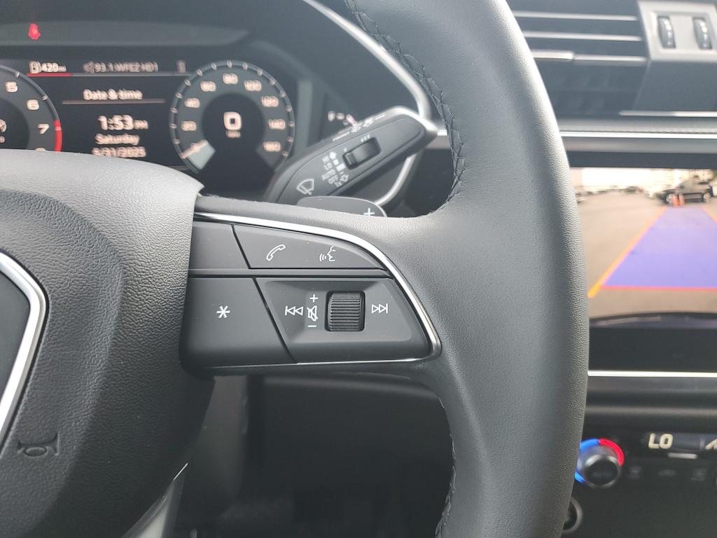 Thumbnail: 2025 Audi Q3 - 23