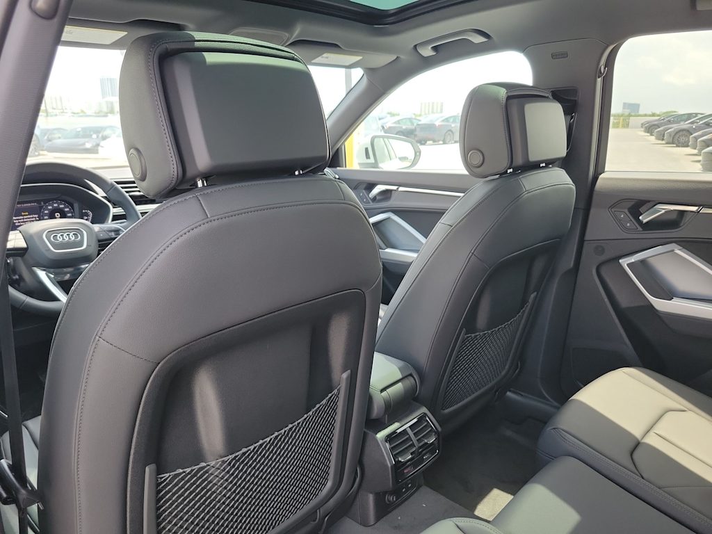 Thumbnail: 2025 Audi Q3 - 12