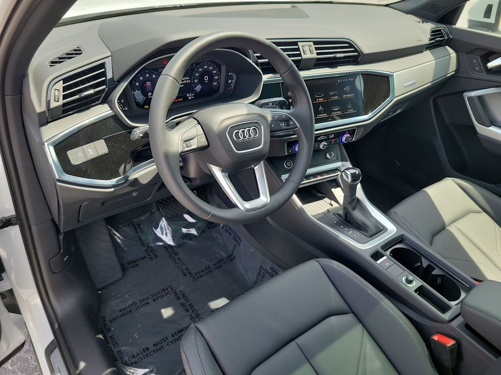 Thumbnail: 2025 Audi Q3 - 2