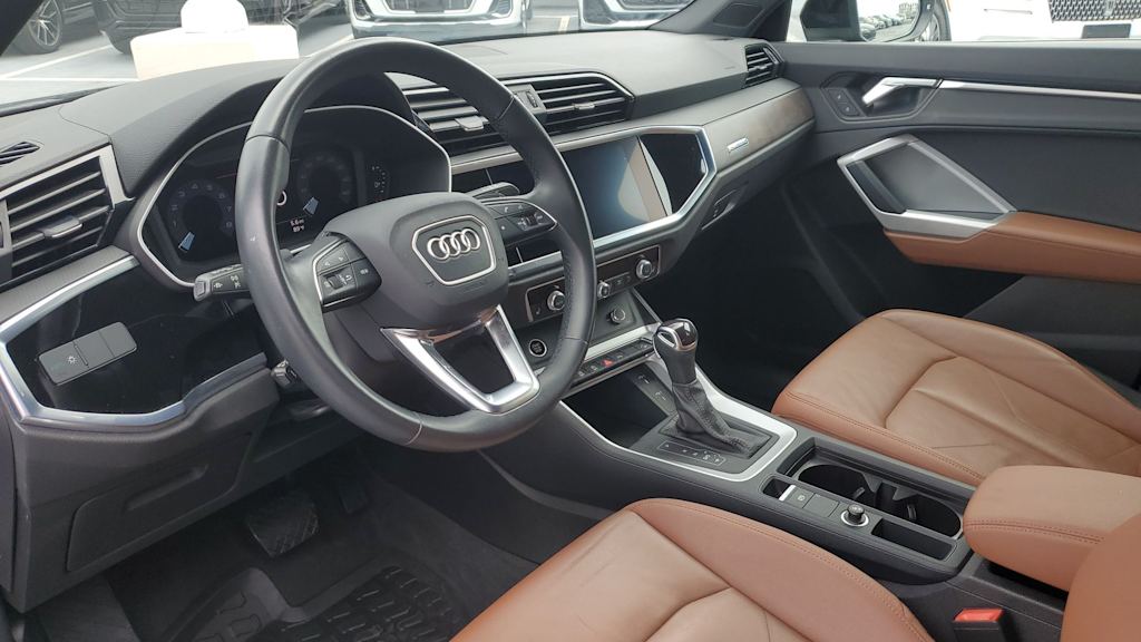 Thumbnail: 2022 Audi Q3 - 2
