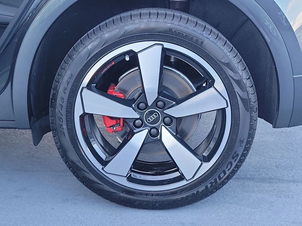 Thumbnail: 2024 Audi Q5 - 8