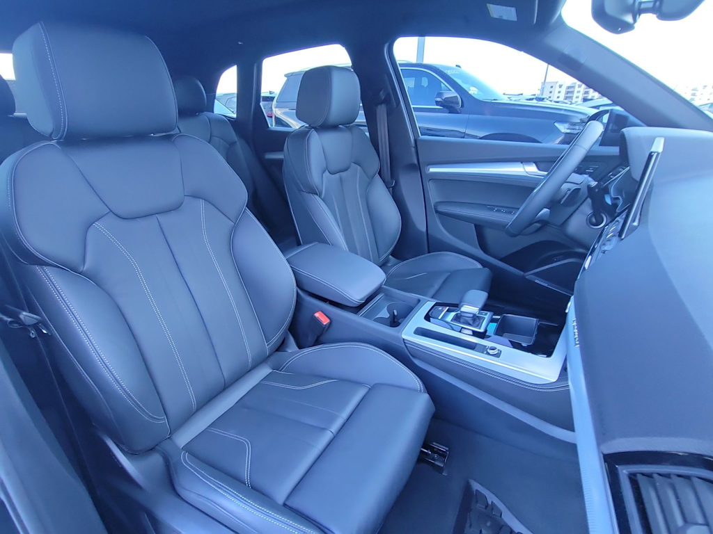 Thumbnail: 2024 Audi Q5 - 12
