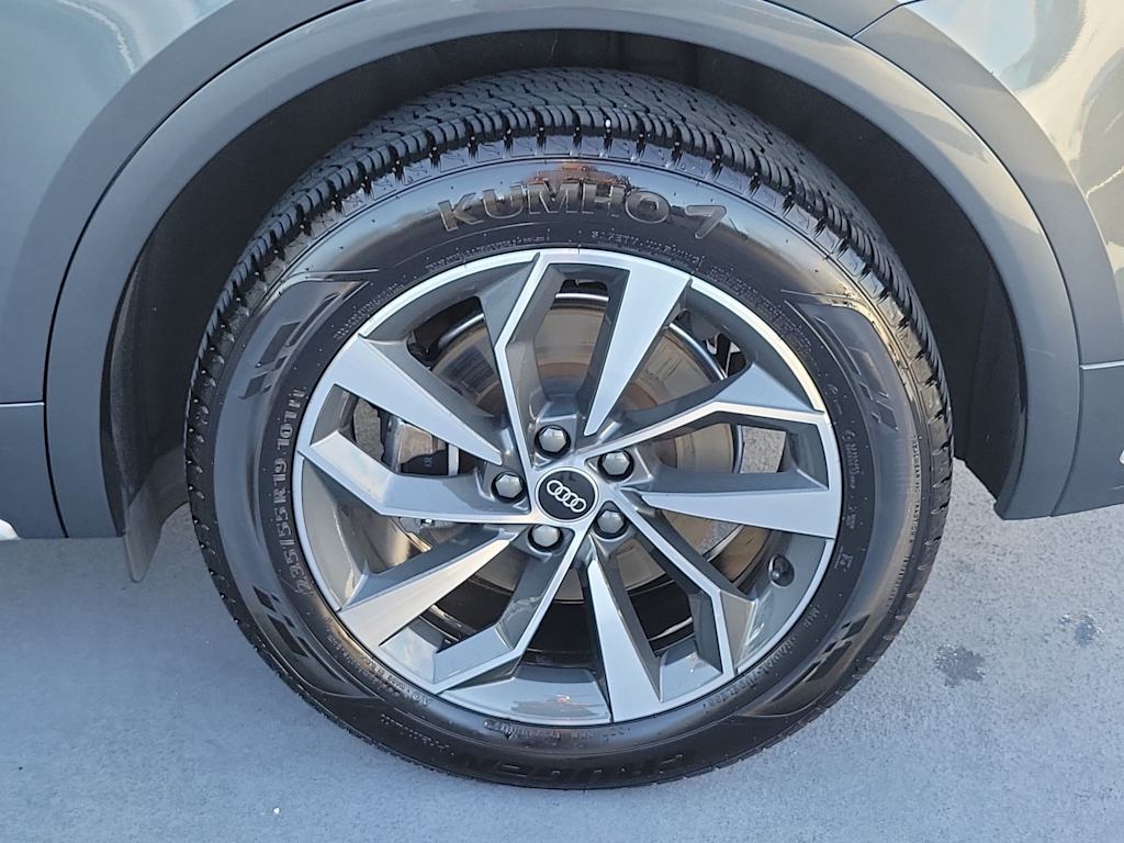 Thumbnail: 2022 Audi Q5 - 8