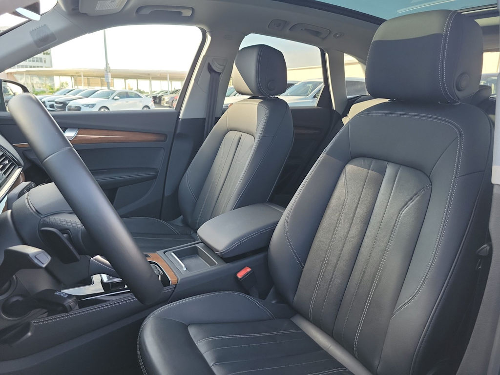 Thumbnail: 2022 Audi Q5 - 11