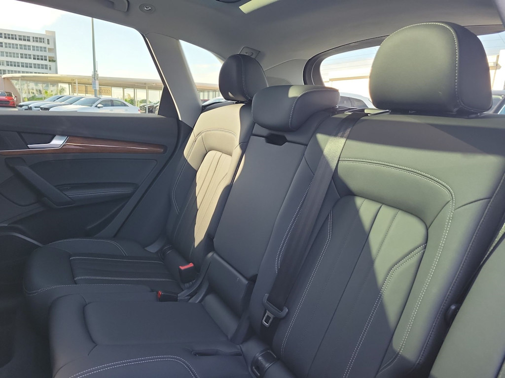 Thumbnail: 2022 Audi Q5 - 23