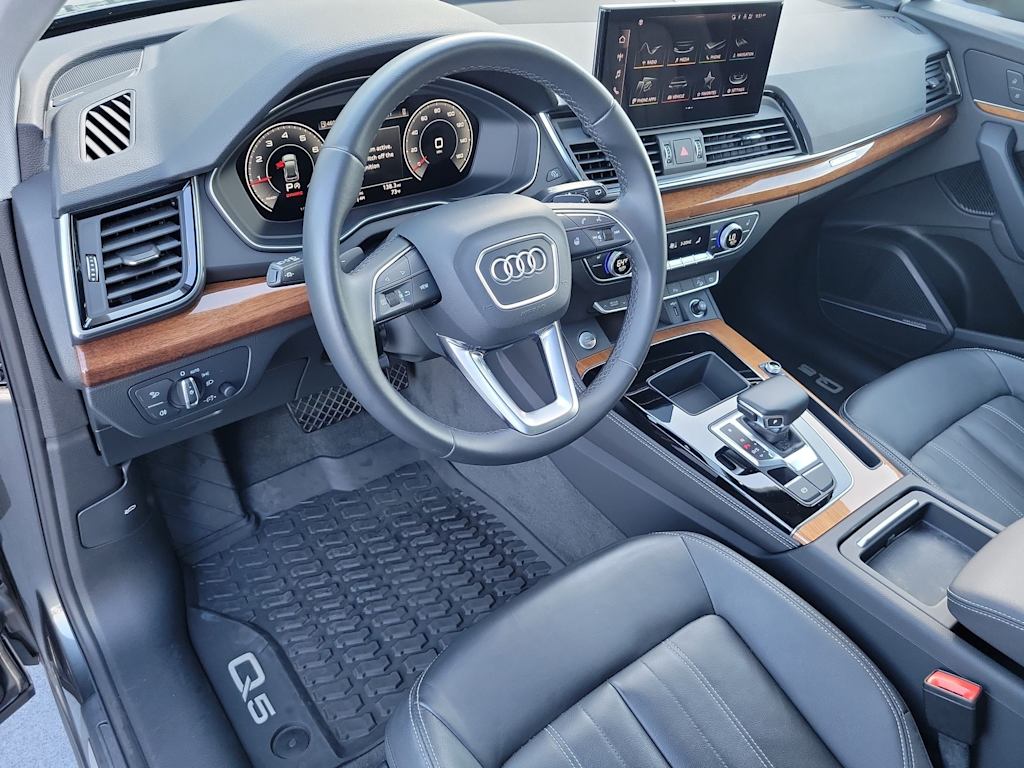 Thumbnail: 2022 Audi Q5 - 2