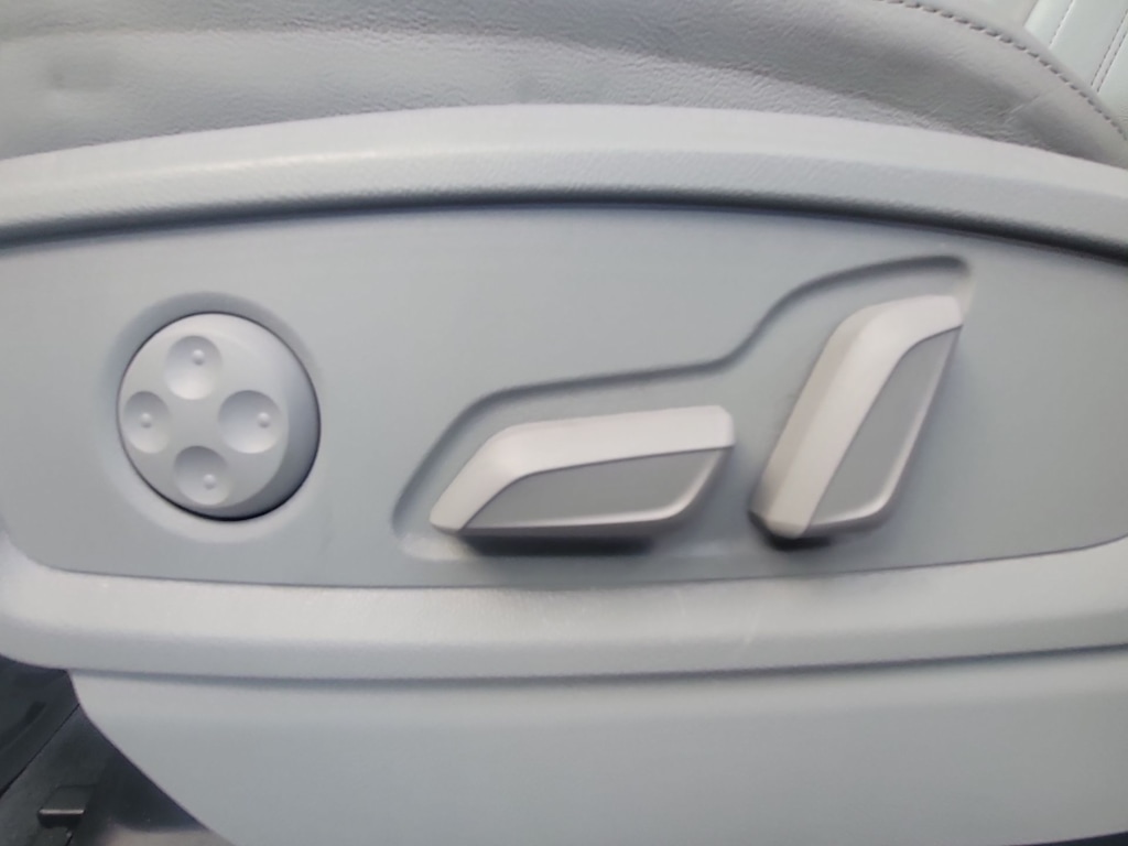 Thumbnail: 2023 Audi Q5 - 25