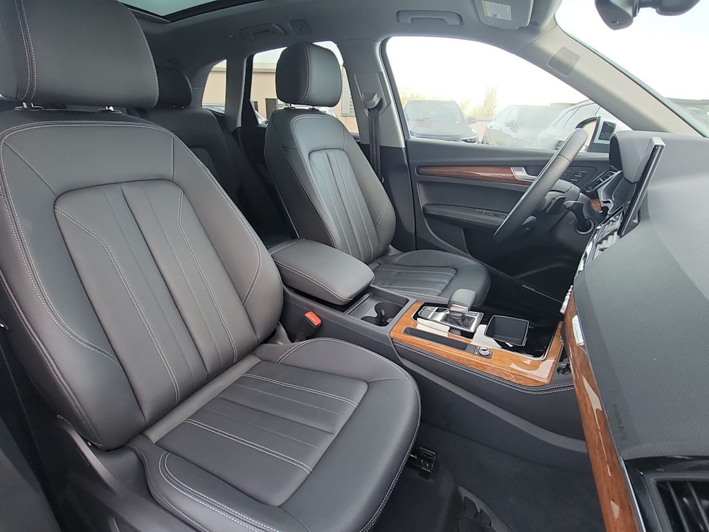 Thumbnail: 2023 Audi Q5 - 12