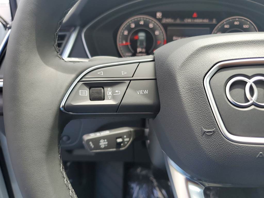 Thumbnail: 2023 Audi Q5 - 25