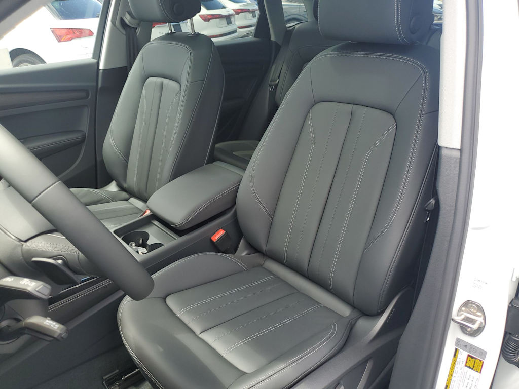 Thumbnail: 2023 Audi Q5 - 11