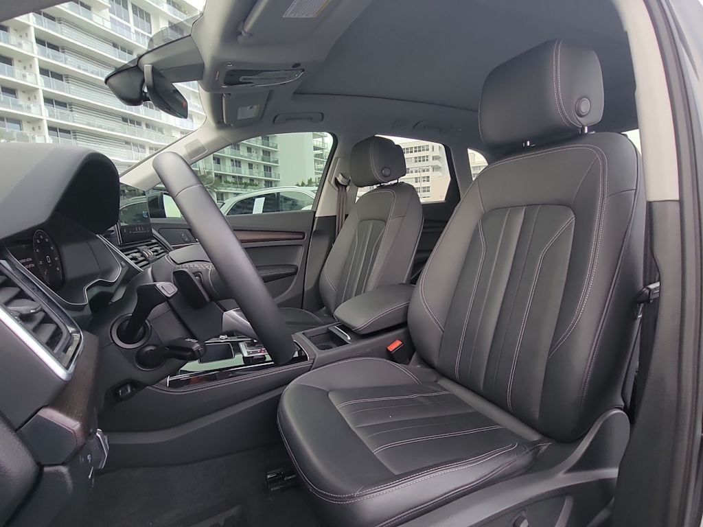 Thumbnail: 2022 Audi Q5 - 11