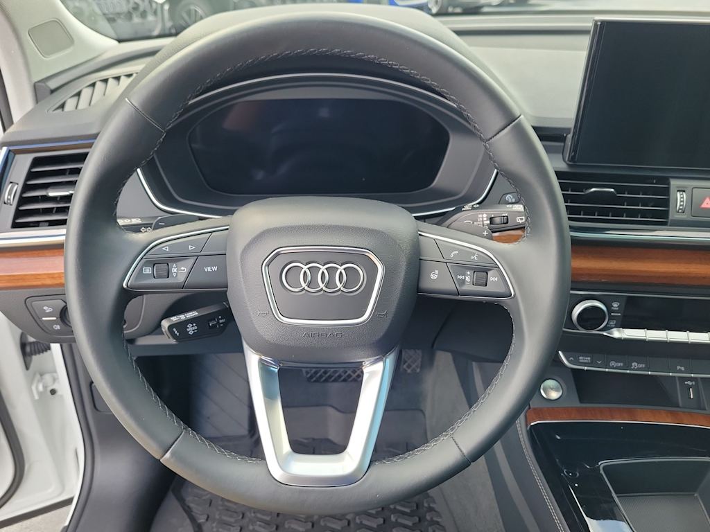 Thumbnail: 2023 Audi Q5 - 13