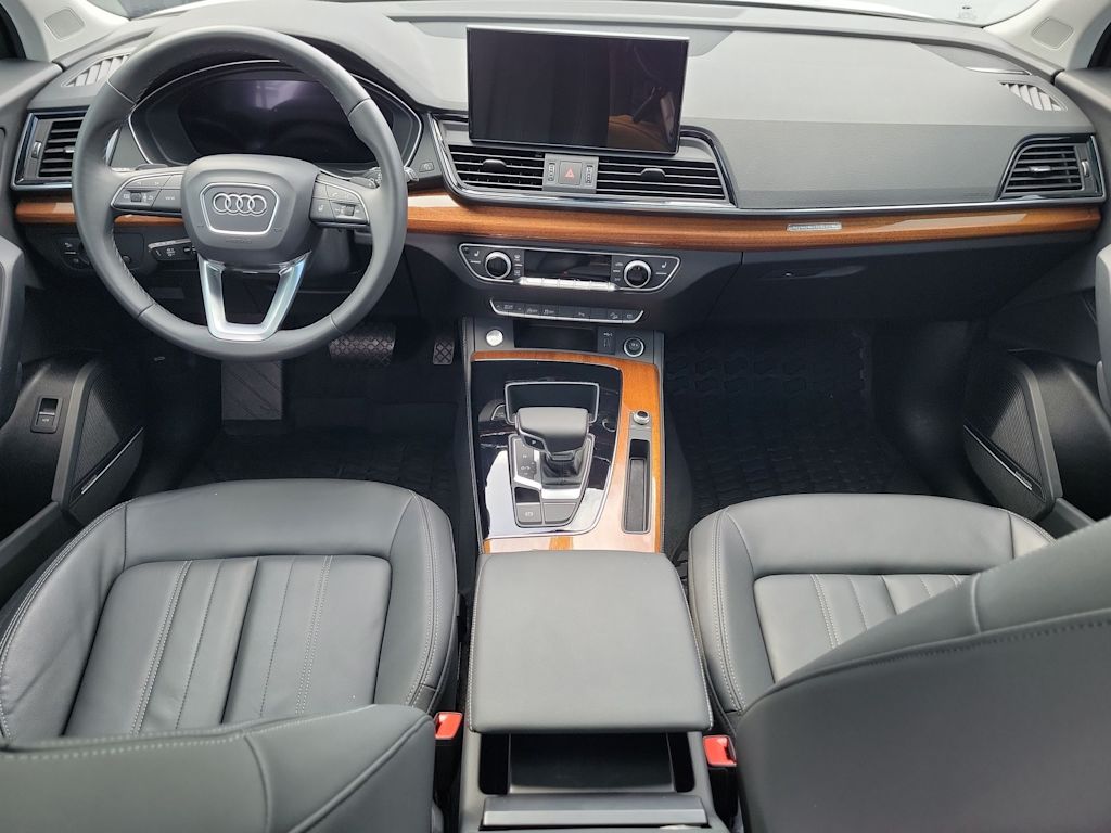 Thumbnail: 2023 Audi Q5 - 10