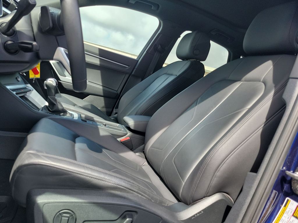 Thumbnail: 2022 Audi Q3 - 10