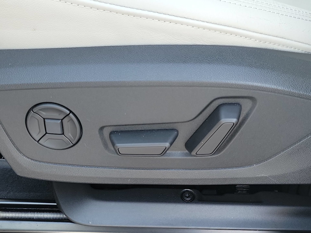 Thumbnail: 2023 Audi Q3 - 25