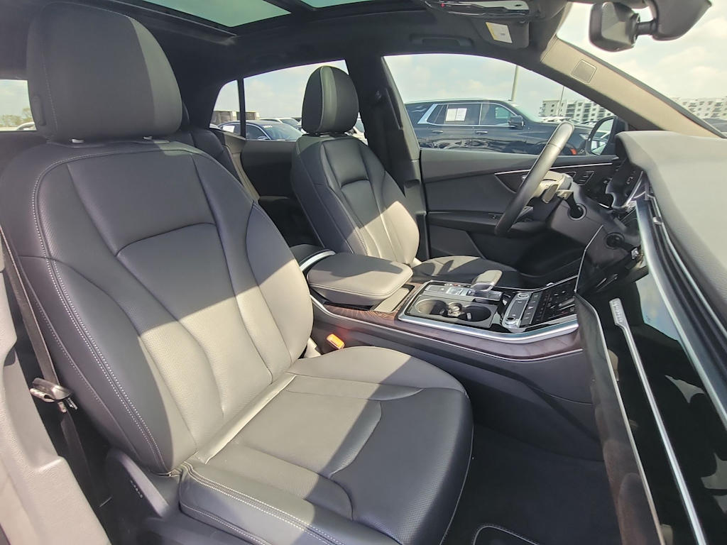 Thumbnail: 2021 Audi Q8 - 12