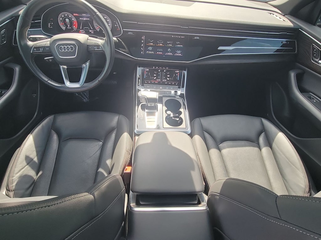 Thumbnail: 2021 Audi Q8 - 10