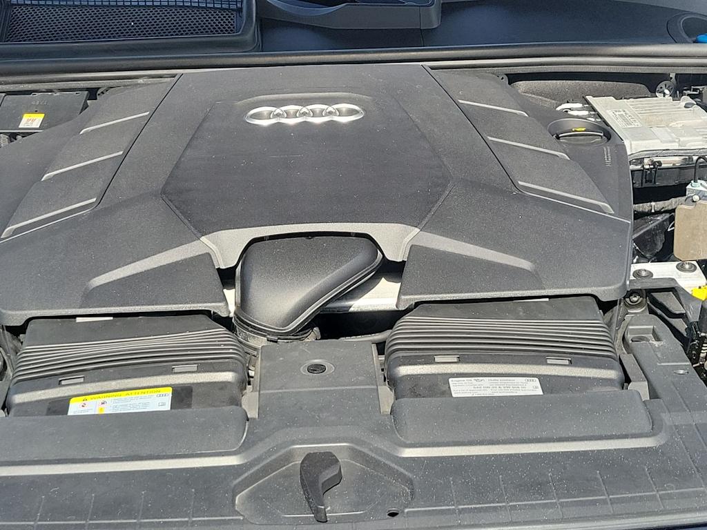 Thumbnail: 2021 Audi Q8 - 9