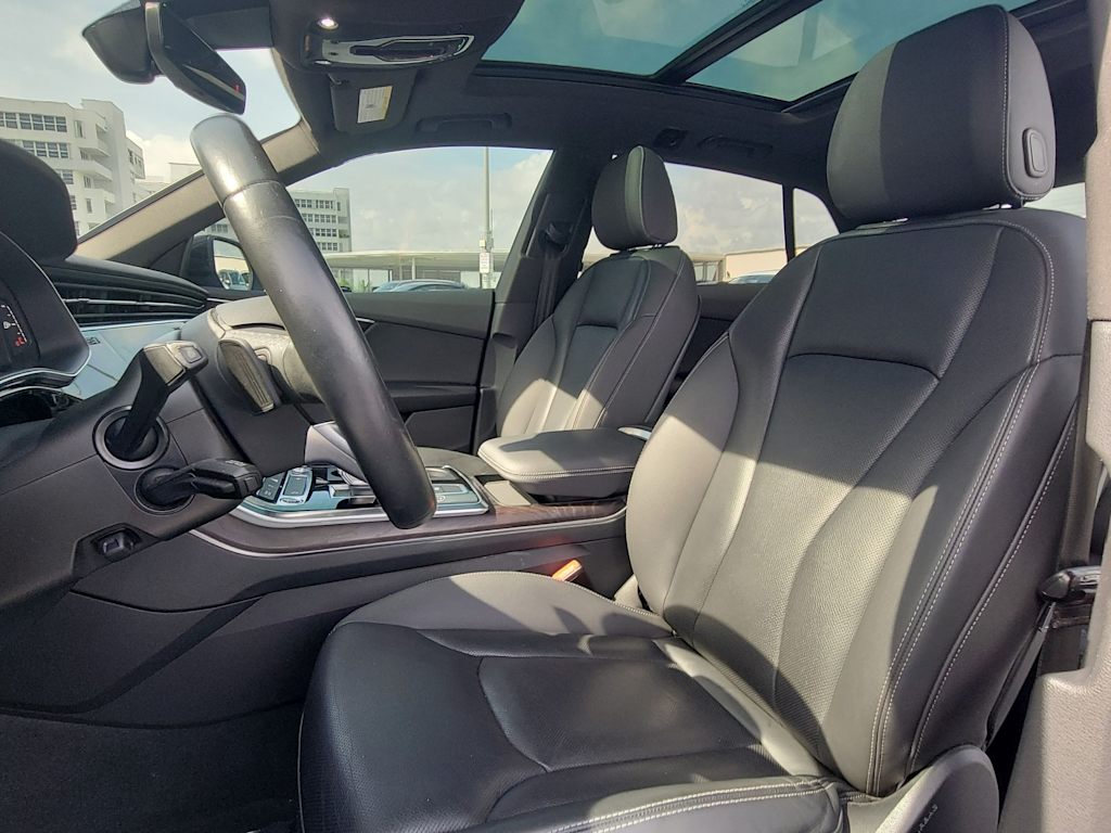 Thumbnail: 2021 Audi Q8 - 11