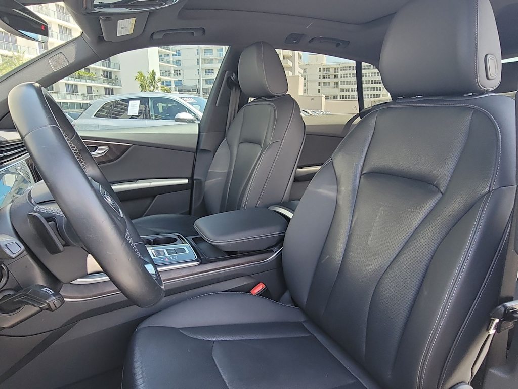 Thumbnail: 2021 Audi Q8 - 11