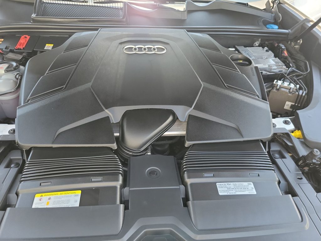 Thumbnail: 2021 Audi Q8 - 10