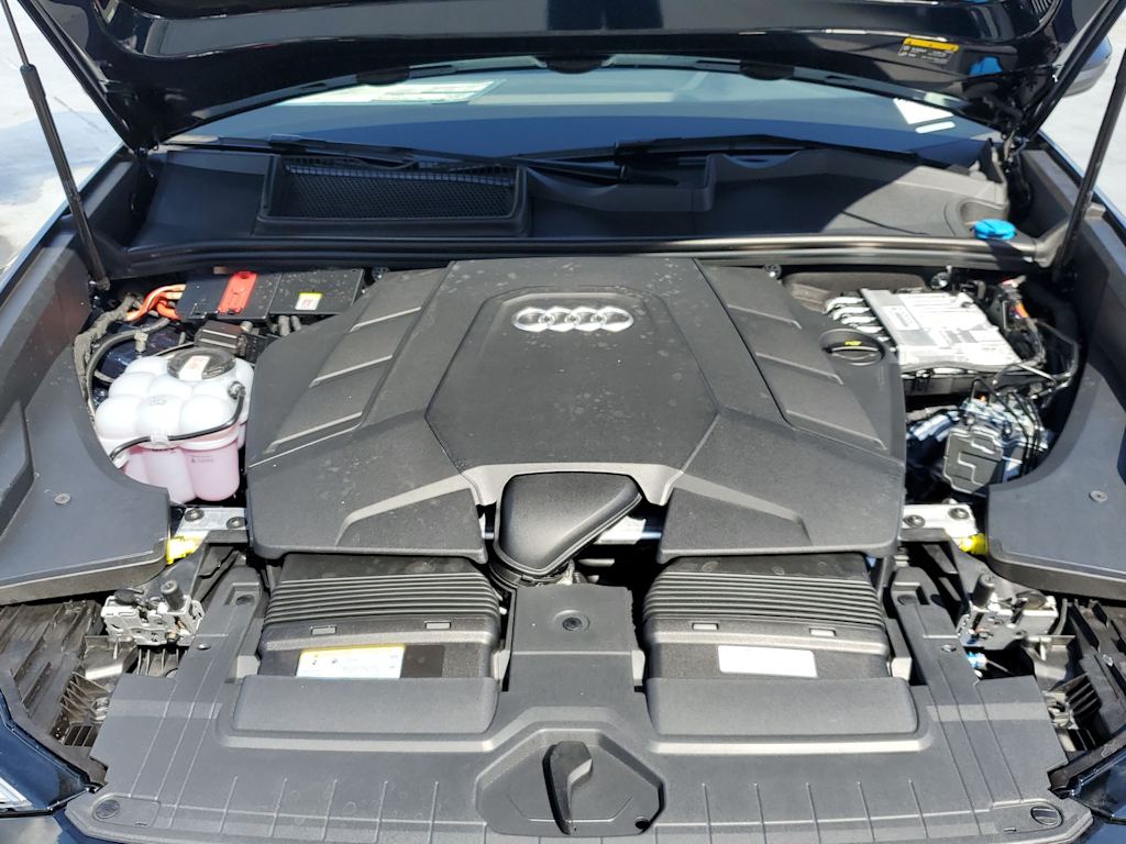 Thumbnail: 2023 Audi Q8 - 9