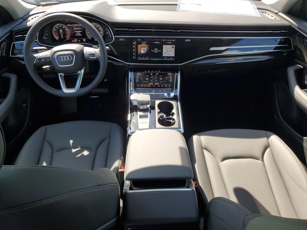 Thumbnail: 2023 Audi Q8 - 10