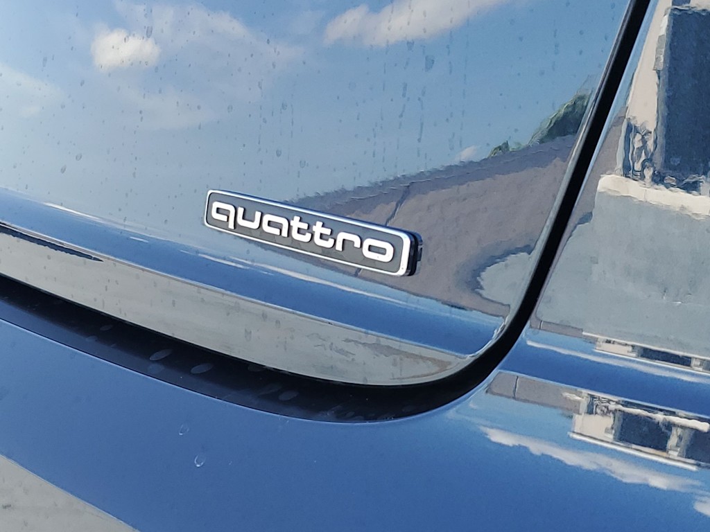 Thumbnail: 2023 Audi Q8 - 22
