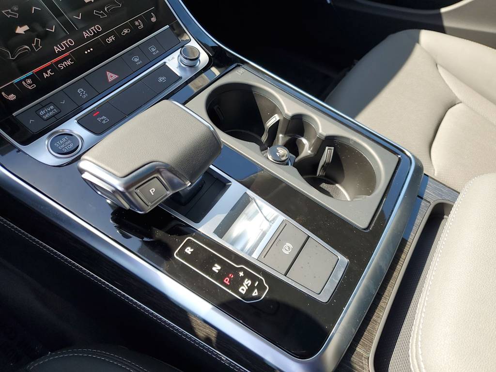 Thumbnail: 2023 Audi Q8 - 15