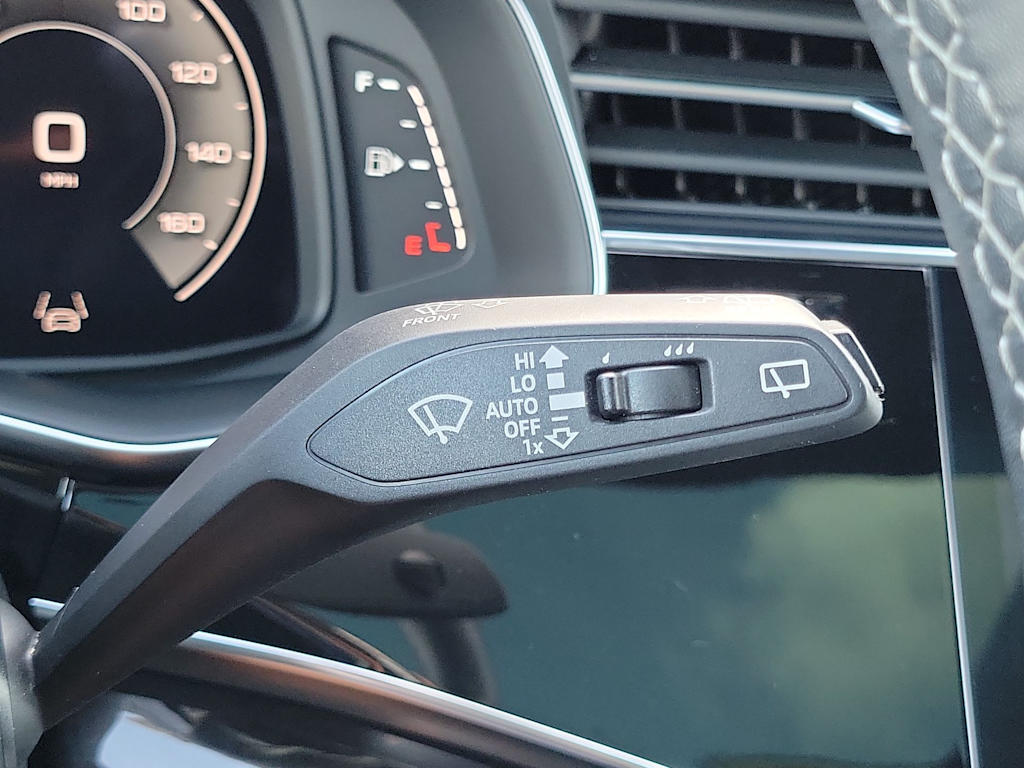 Thumbnail: 2024 Audi Q8 - 27