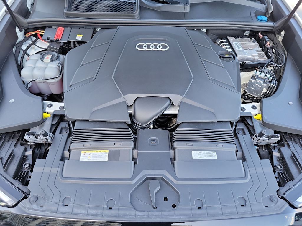 Thumbnail: 2024 Audi Q8 - 9