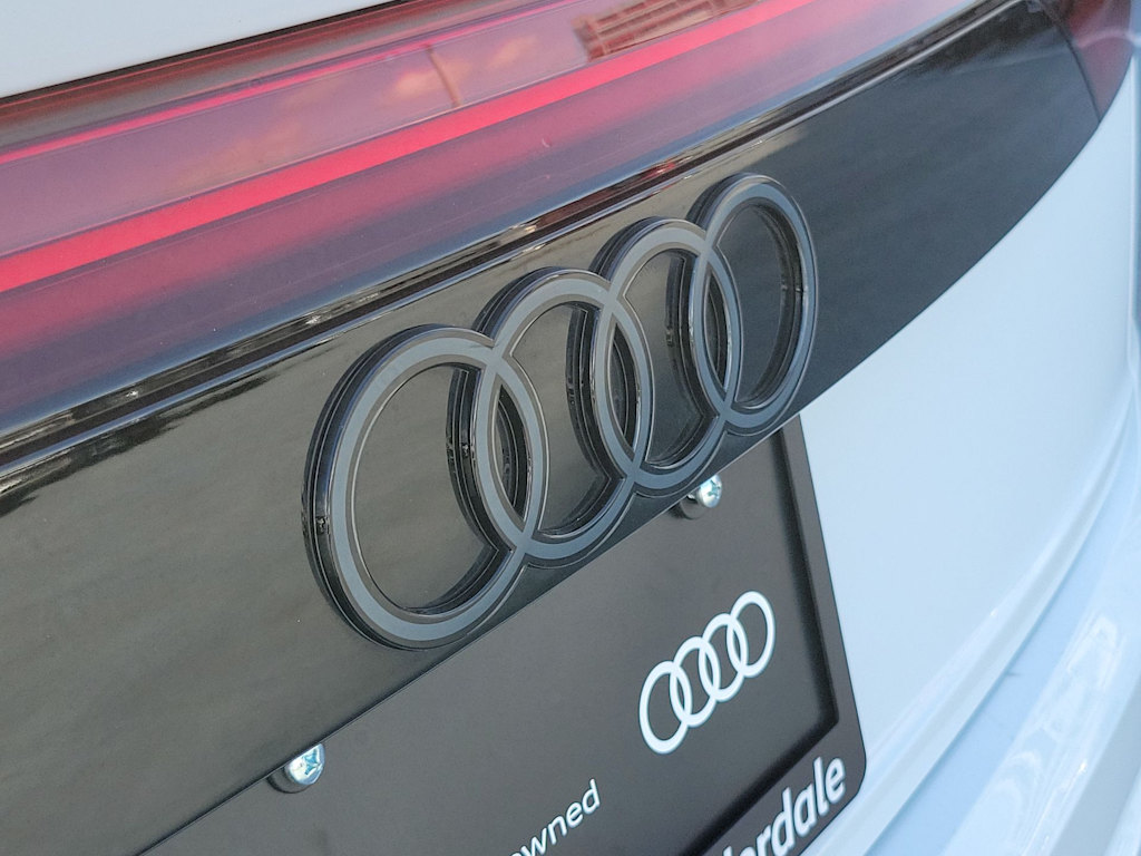 Thumbnail: 2024 Audi Q8 - 7