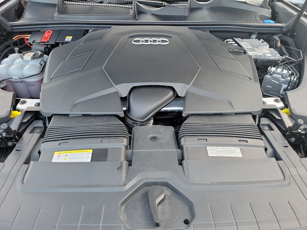 Thumbnail: 2023 Audi Q8 - 9