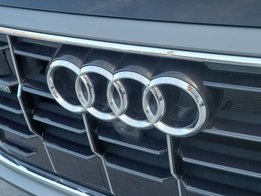 Thumbnail: 2023 Audi Q8 - 7