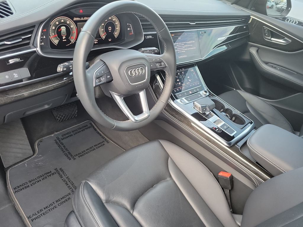 Thumbnail: 2023 Audi Q8 - 2