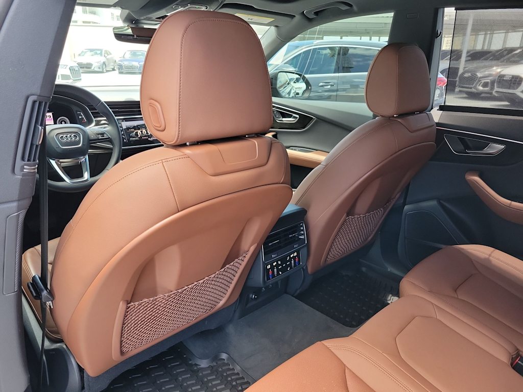 Thumbnail: 2023 Audi Q8 - 11