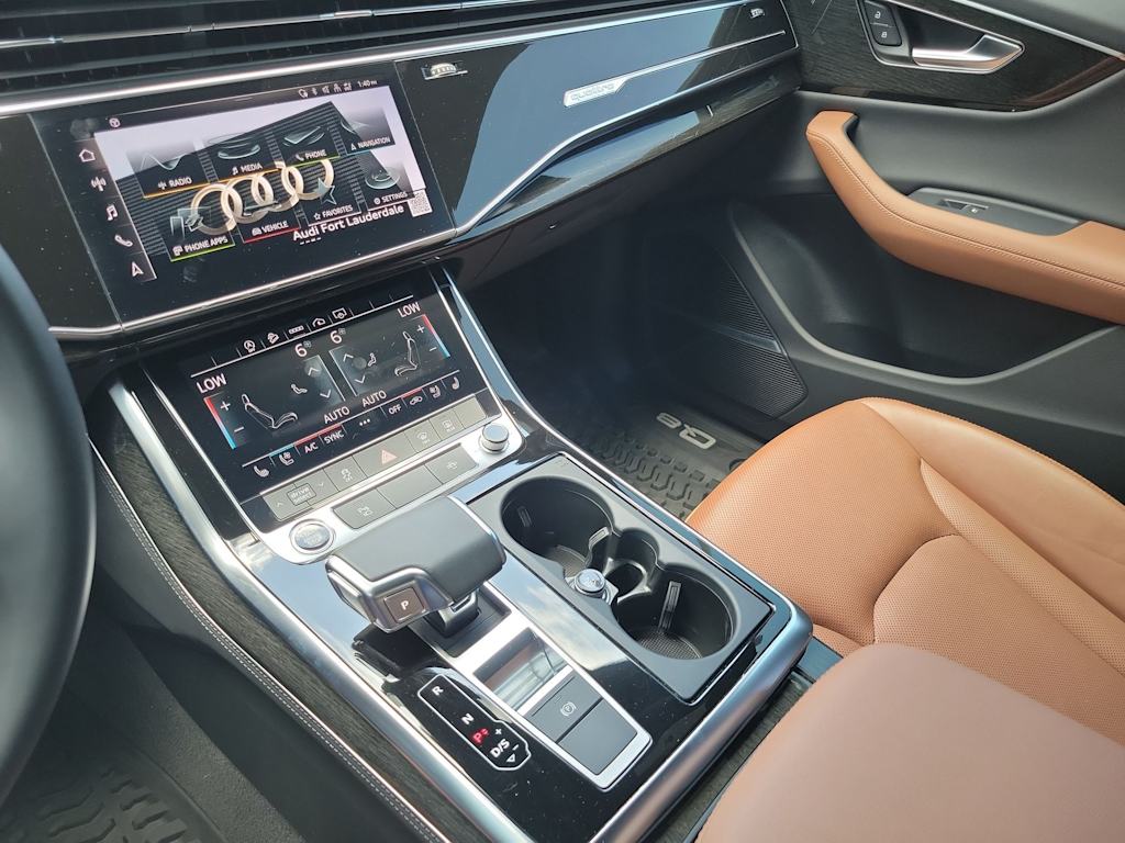 Thumbnail: 2023 Audi Q8 - 28