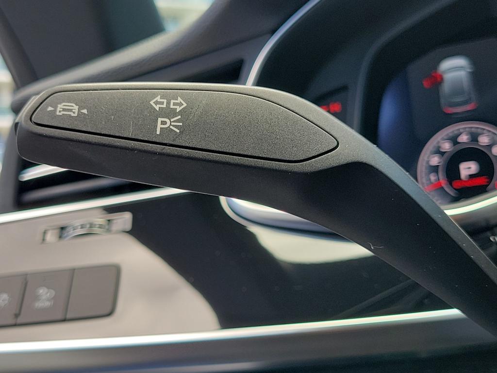 Thumbnail: 2023 Audi Q8 - 16