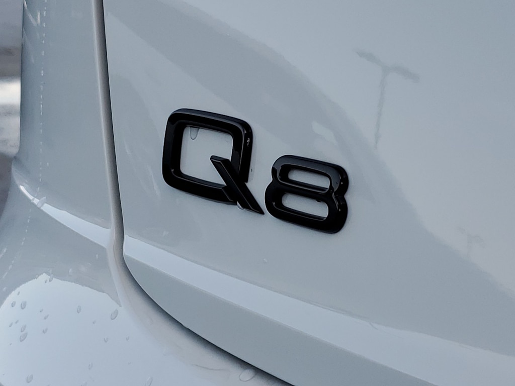 Thumbnail: 2023 Audi Q8 - 7