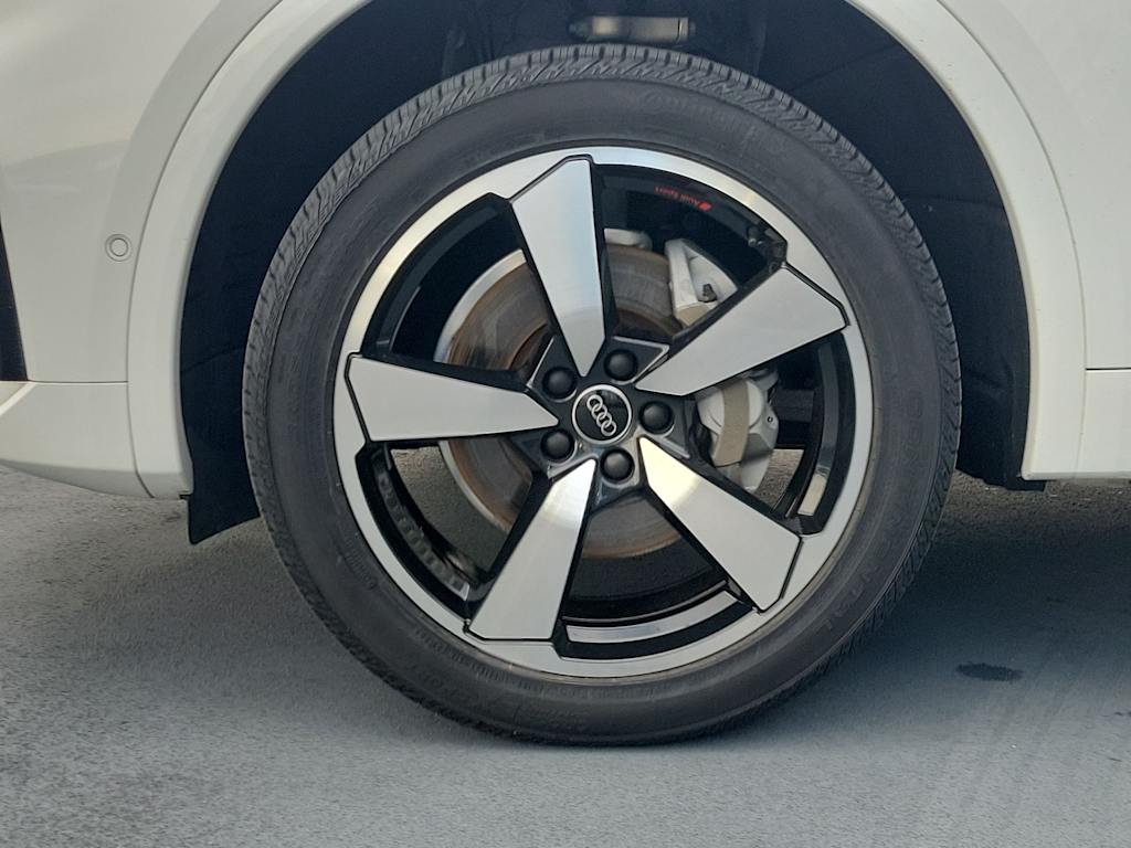 Thumbnail: 2023 Audi Q5 - 8