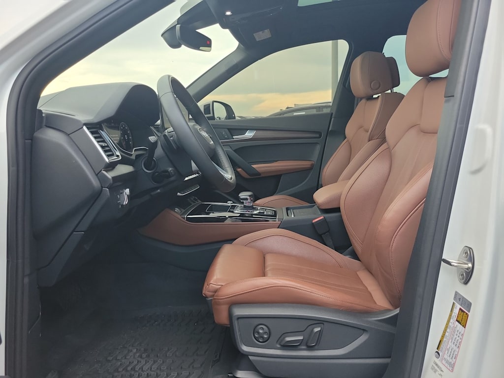 Thumbnail: 2023 Audi Q5 - 11