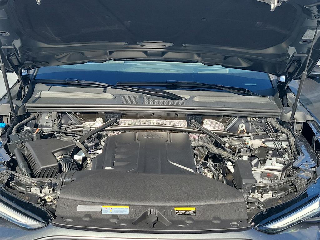 Thumbnail: 2025 Audi Q5 - 9