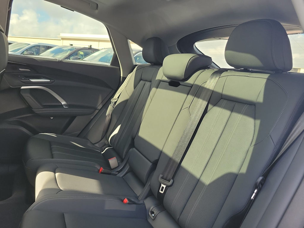 Thumbnail: 2025 Audi Q5 - 23