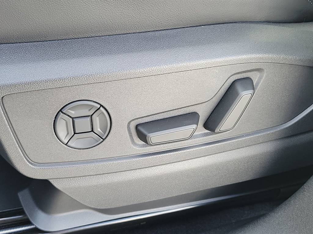 Thumbnail: 2025 Audi Q5 - 21