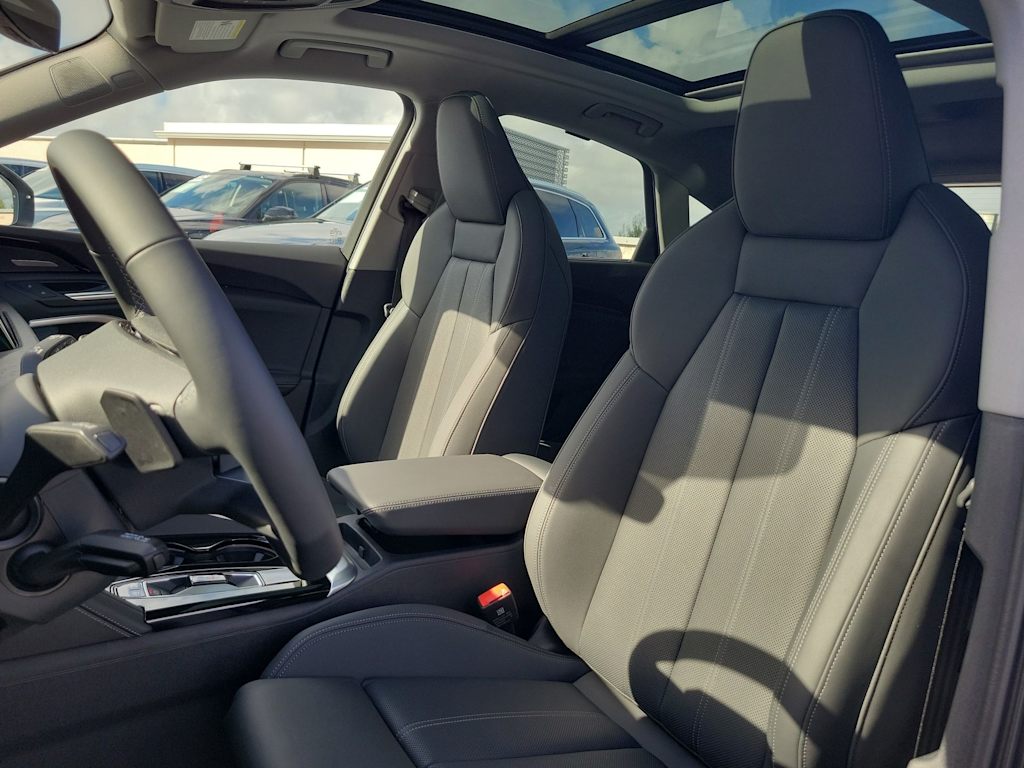 Thumbnail: 2025 Audi Q5 - 11