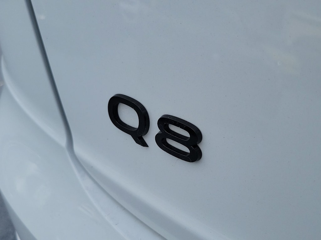 Thumbnail: 2025 Audi Q8 - 20