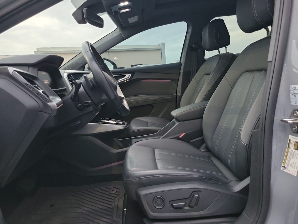 Thumbnail: 2023 Audi Q4 e-tron - 11