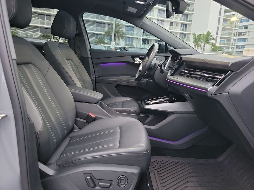 Thumbnail: 2023 Audi Q4 e-tron - 12