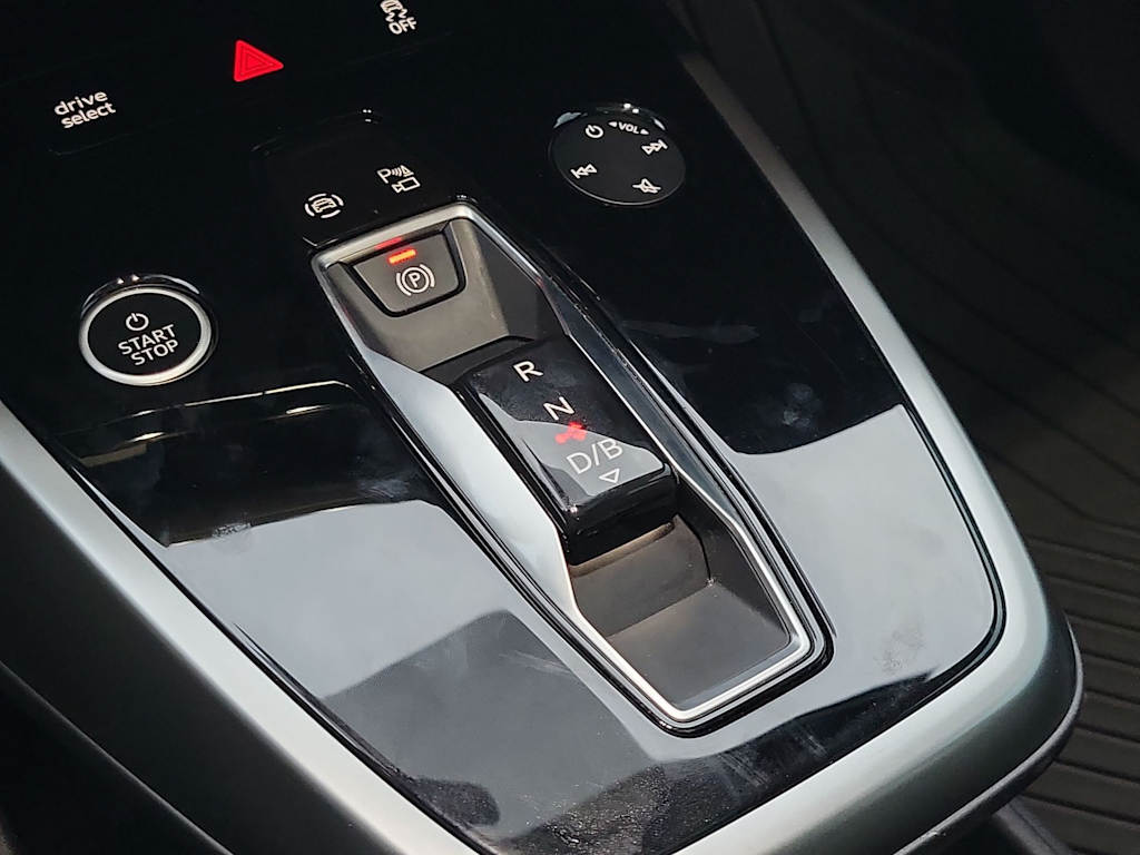 Thumbnail: 2023 Audi Q4 e-tron - 16